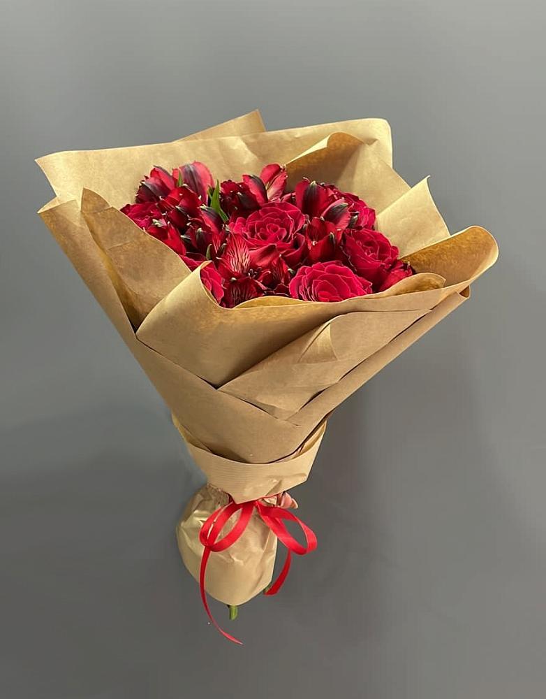 Букет цветов из: Альстромерии и Розы в Новоселье Ленинградская область