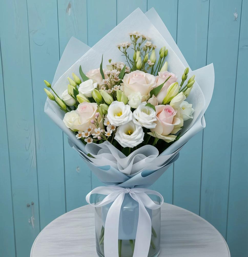 Букет цветов из: Розы и Лизиантусы в Новоселье Ленинградская область