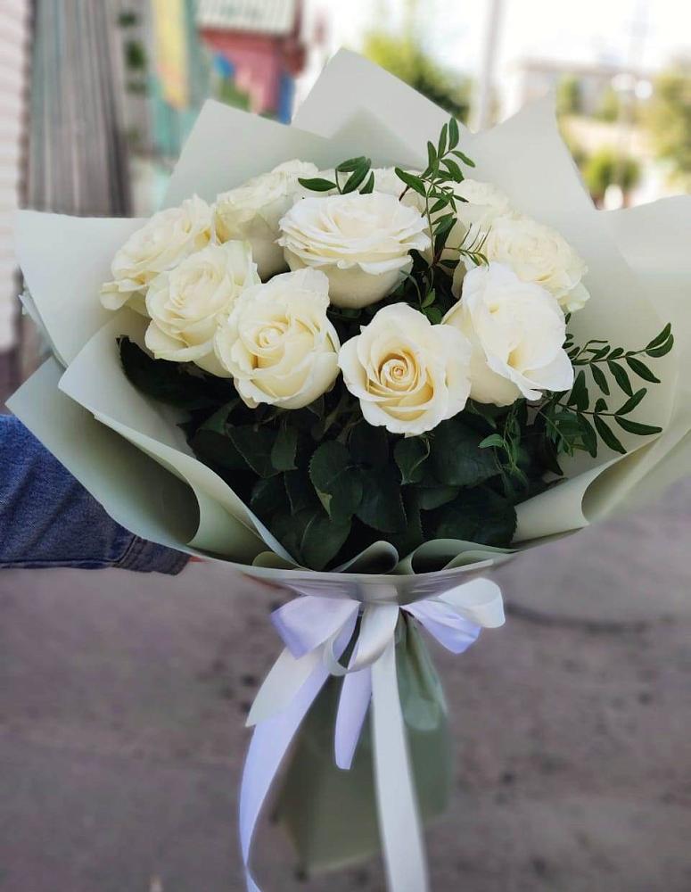 Букет Белые розы Проуд в Новоселье Ленинградская область