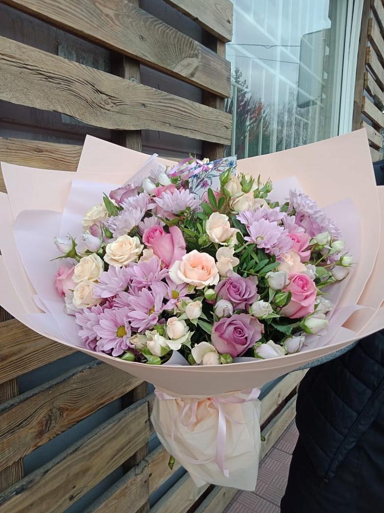 Букет цветов из: Розы и Хризантемы в Новоселье Ленинградская область