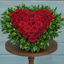 Цветочная композиция из Розы в виде сердца в Новоселье Ленинградская область