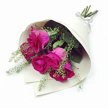 Букет цветов из:  Розы в Новоселье Ленинградская область