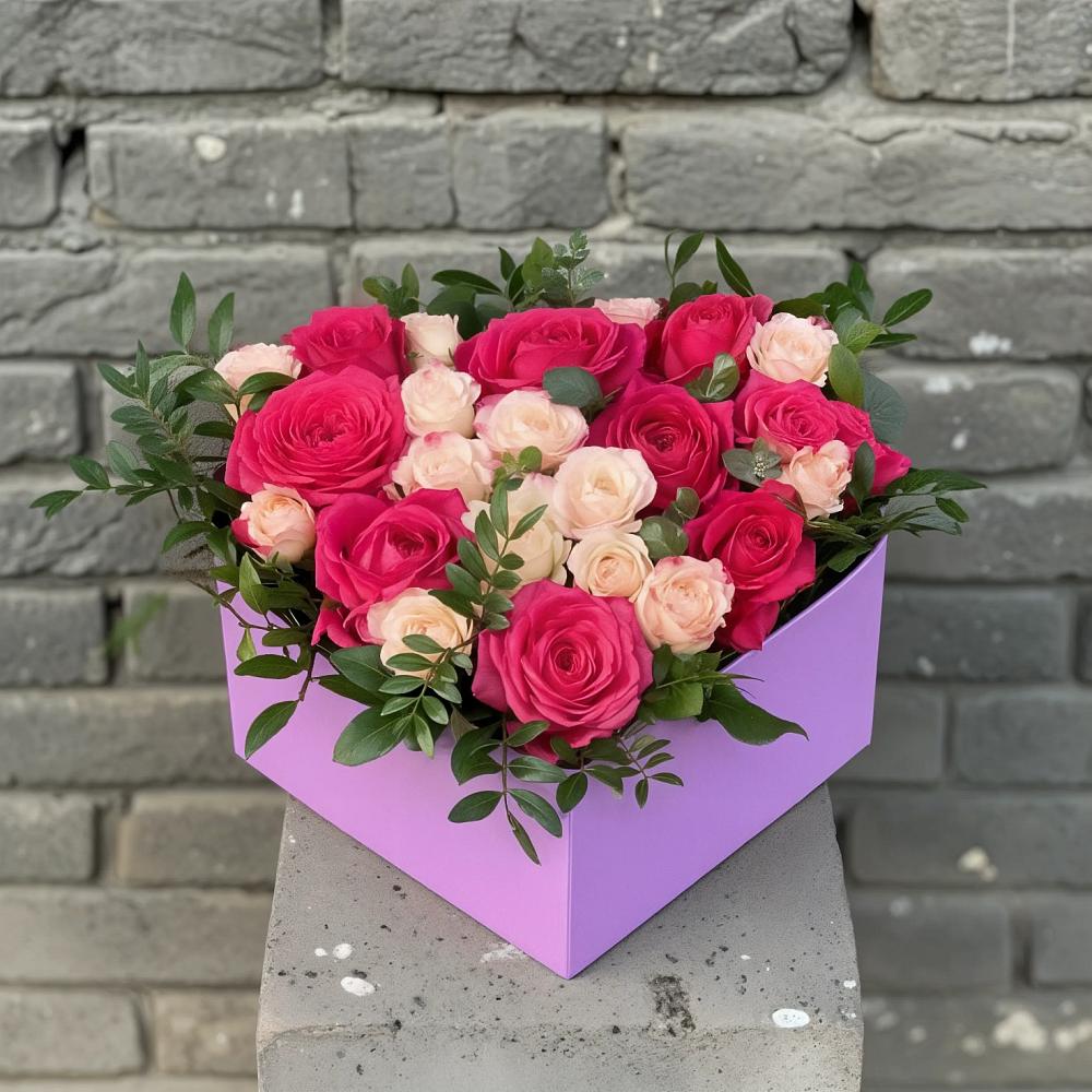Цветочная композиция из Розы в коробке в Новоселье Ленинградская область