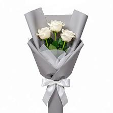Букет 3 белые розы в Новоселье Ленинградская область