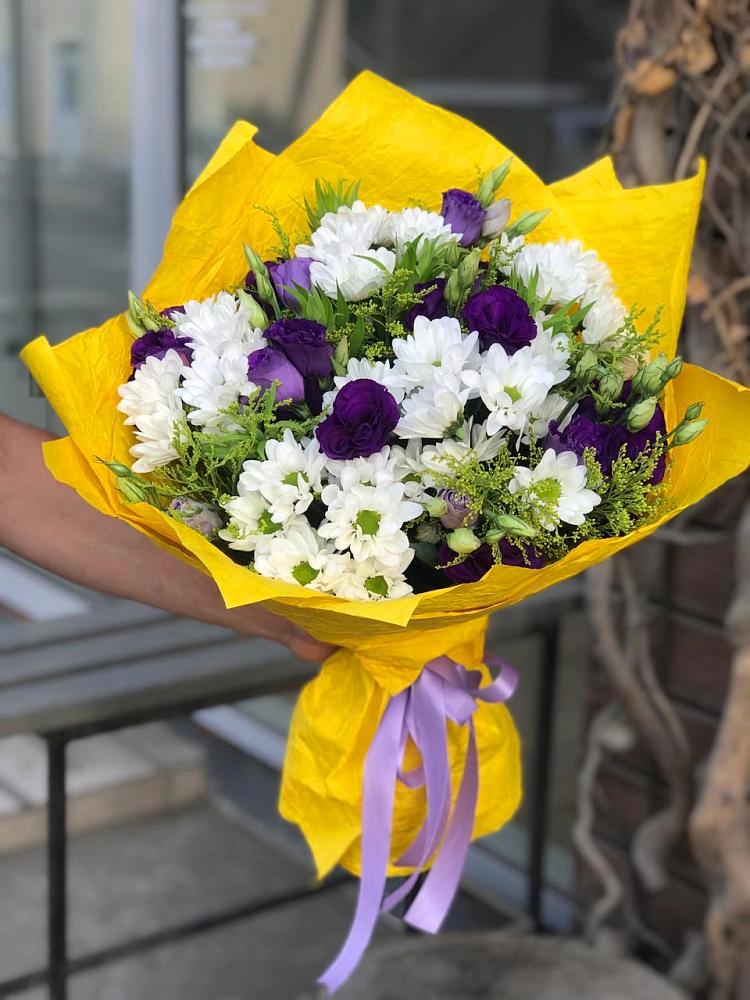 Букет цветов из: Ирисы, Хризантемы и Ромашки в Новоселье Ленинградская область