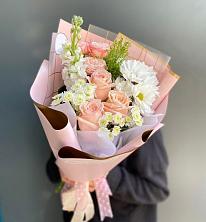 Букет цветов из:  Хризантемы и Розы в Новоселье Ленинградская область