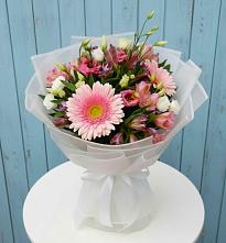 Букет цветов из:  Герберы, Альстромерии и Лизиантусы в Новоселье Ленинградская область
