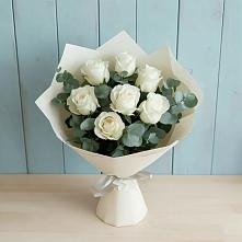 Букет Белые розы в Эвкалипте в Новоселье Ленинградская область