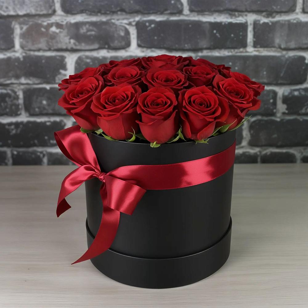 Цветочная композиция из Розы в шляпной коробке в Новоселье Ленинградская область