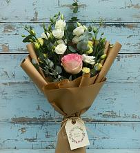 Букет цветов из:  Розы и Лизиантусы в Новоселье Ленинградская область