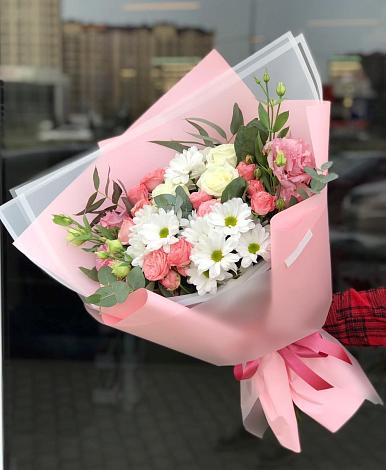 Букет цветов из: Розы, Лизиантусы и Хризантемы в Новоселье Ленинградская область
