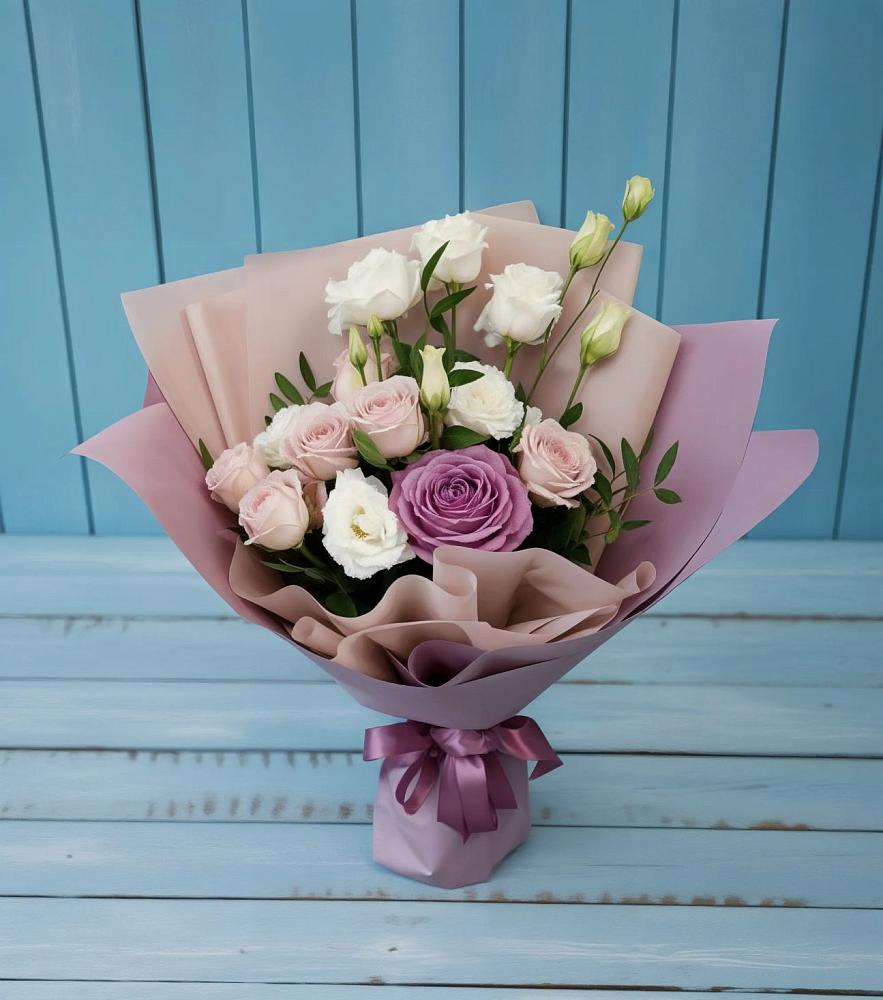 Букет цветов из: Розы и Лизиантусы в Новоселье Ленинградская область